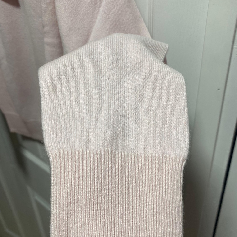 QUINCE women’s Mongolian Cashmere V- Neck Sweater in Minimal Pink M - Picture 8 of 13